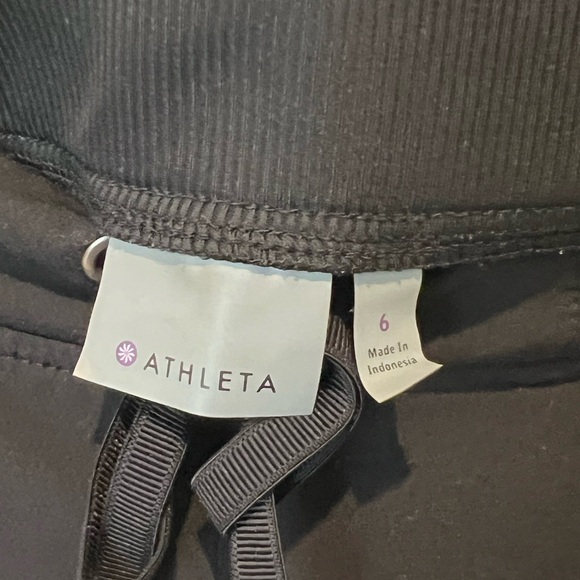 Athleta Women's Black Drawstring Shorts 4in Inseam Size 6 Athleisure Casual - Picture 2 of 3